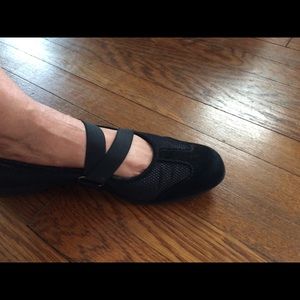 Comfy stylish black flats size 11 narrow